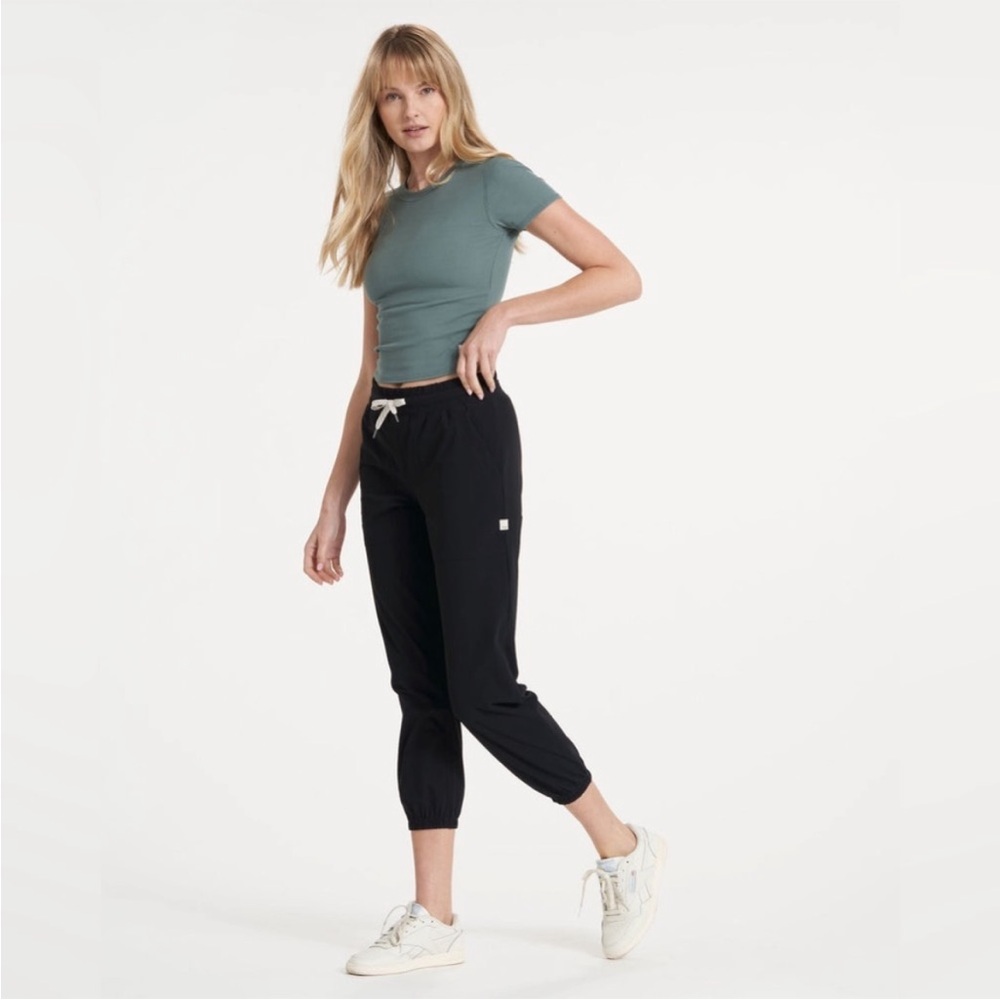 Vuori Miles Black Jogger